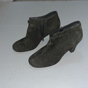 Aerosols Patrol Car Booties